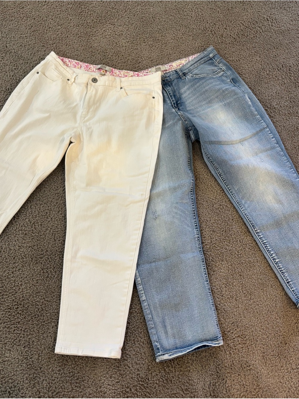 Vintage America White and Light Blue Ankle & Cropped Jeans